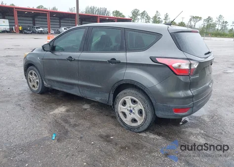 2017 Ford Escape S z USA, uszkodzony, nr VIN 1FMCU0F73HUC73083